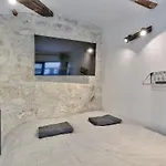 Studio Walking Distance From Marais With Mobile Ac