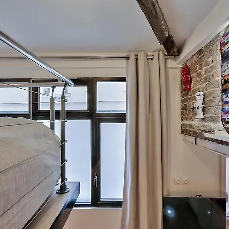 Walking Distance From Marais With Mobile Ac * Paris